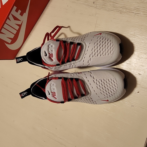 NWB Nike Air Max 270 Size 5.5Y or 7W - Picture 2 of 5